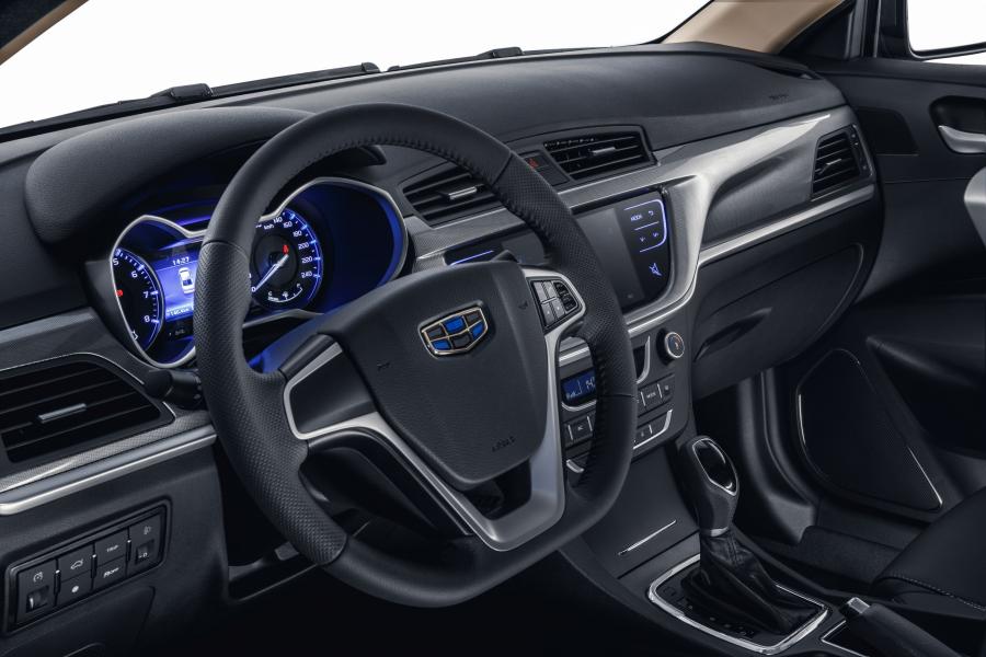 Интерьер Geely Emgrand 7 2018 года  (CIS) (фото 2 из 13)